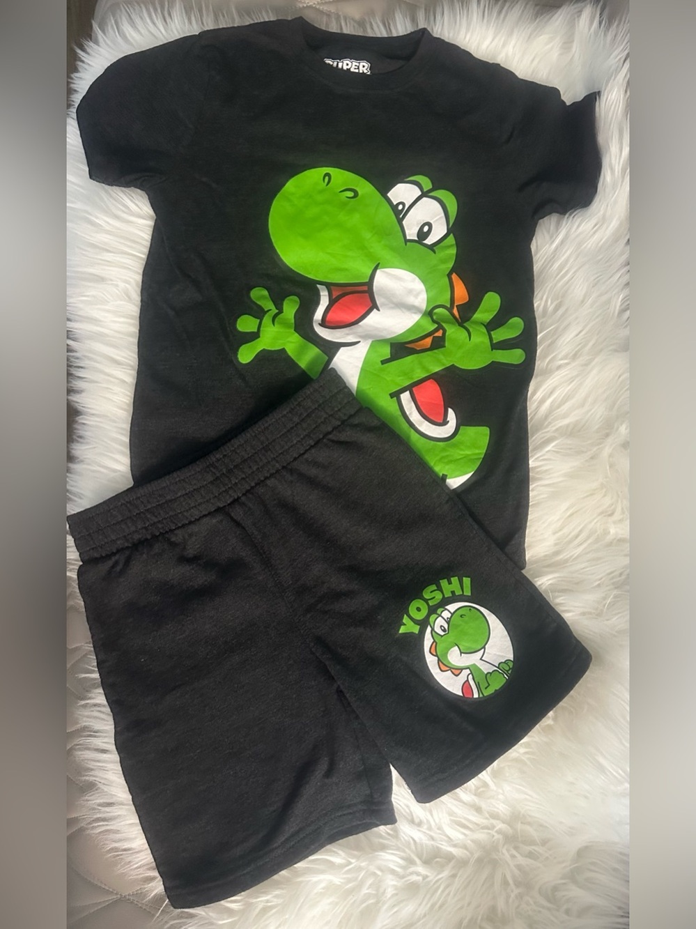 Yoshi Graphic Gray Tee & Shorts Set